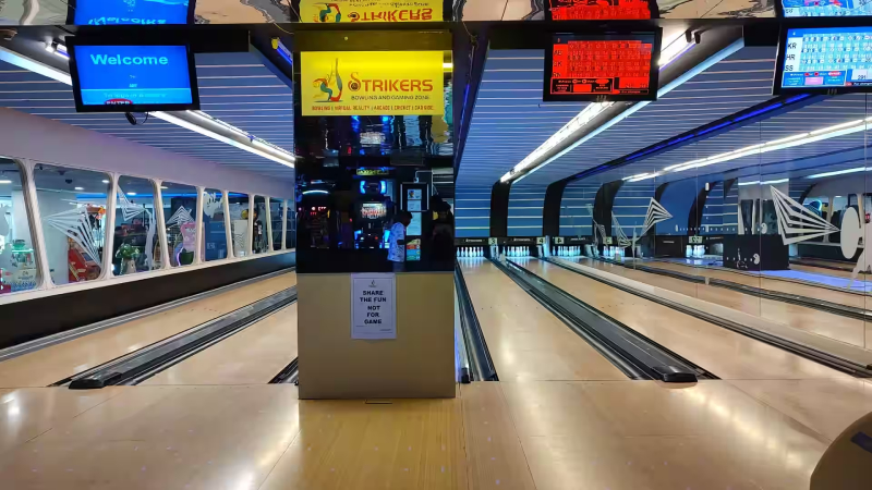Bowling Alley – Strikers
